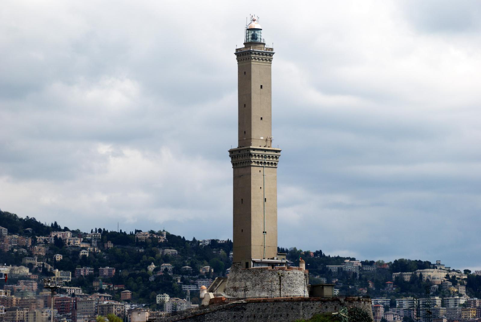 Lighthouse of Genoa - Wikipedia