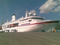 Deutschland in port of Souda at 16-03-09