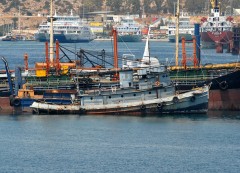 OLD TUG In Salamina