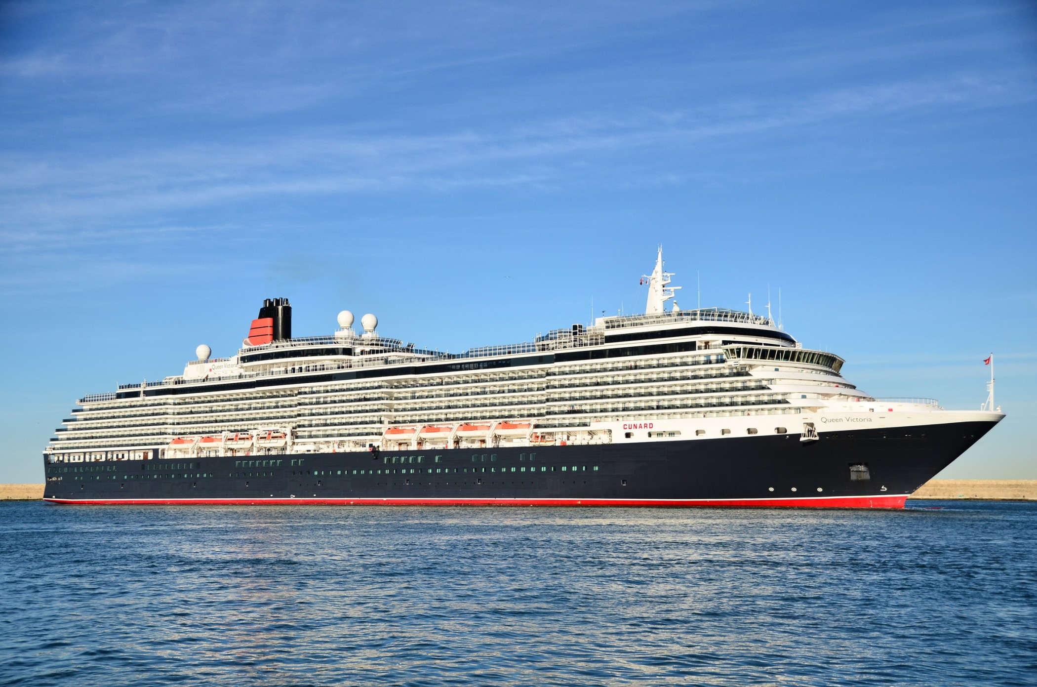 Queen Victoria at Livorno - Queen Victoria - Shipfriends