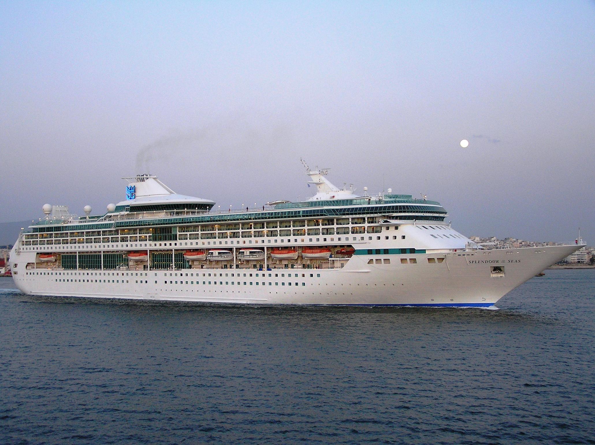 Splendour Of The Seas - Marella Discovery - Shipfriends