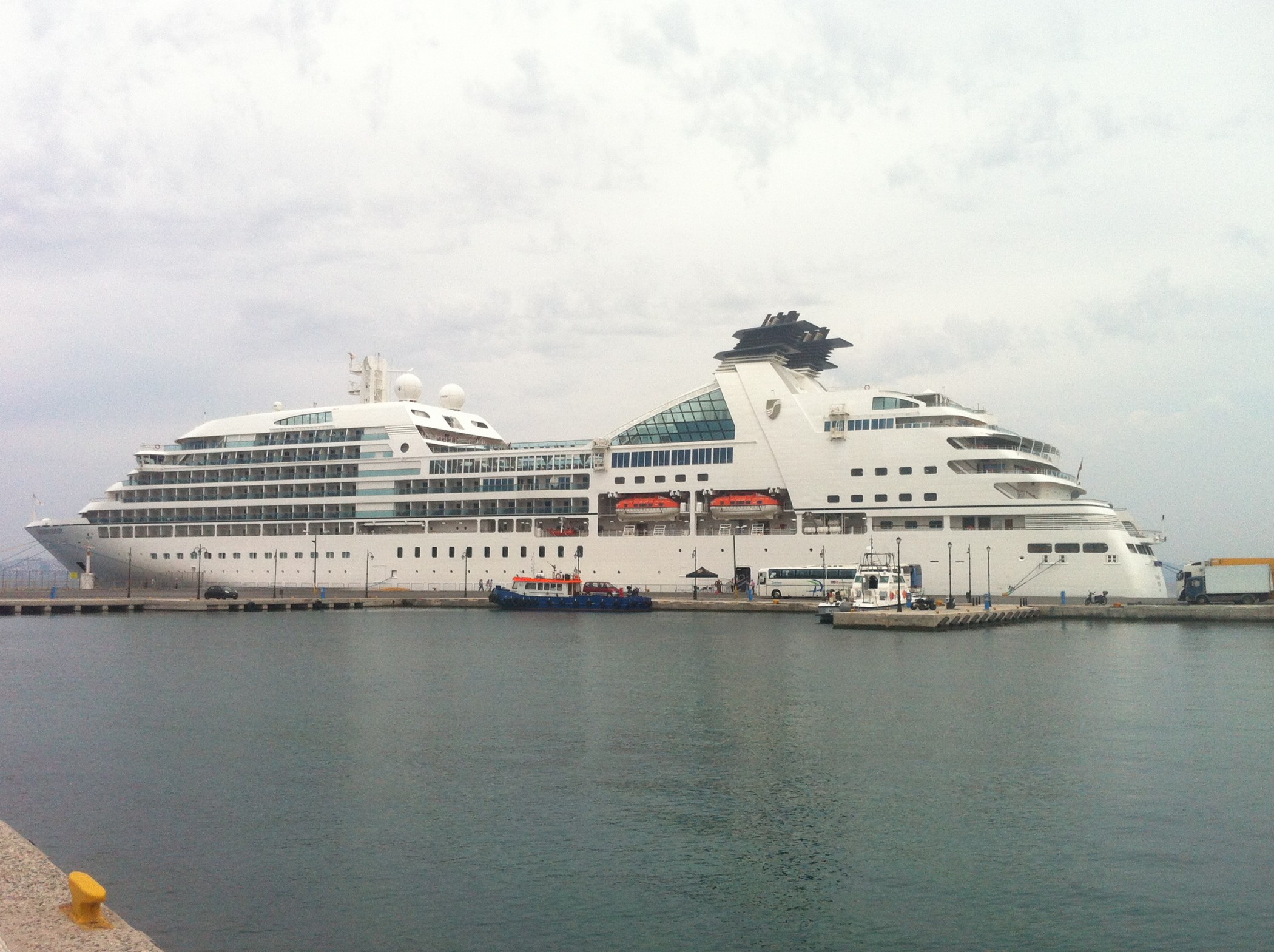 SEABOURN ODYSSEY - Mitsui Ocean Fuji - Shipfriends